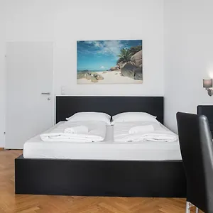 Superb 7br Shared Apartment- Near Hauptbahnhof Wiedeń