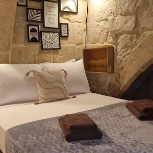 12 -16 , Pacifiku Scicluna , Birgu Malta
